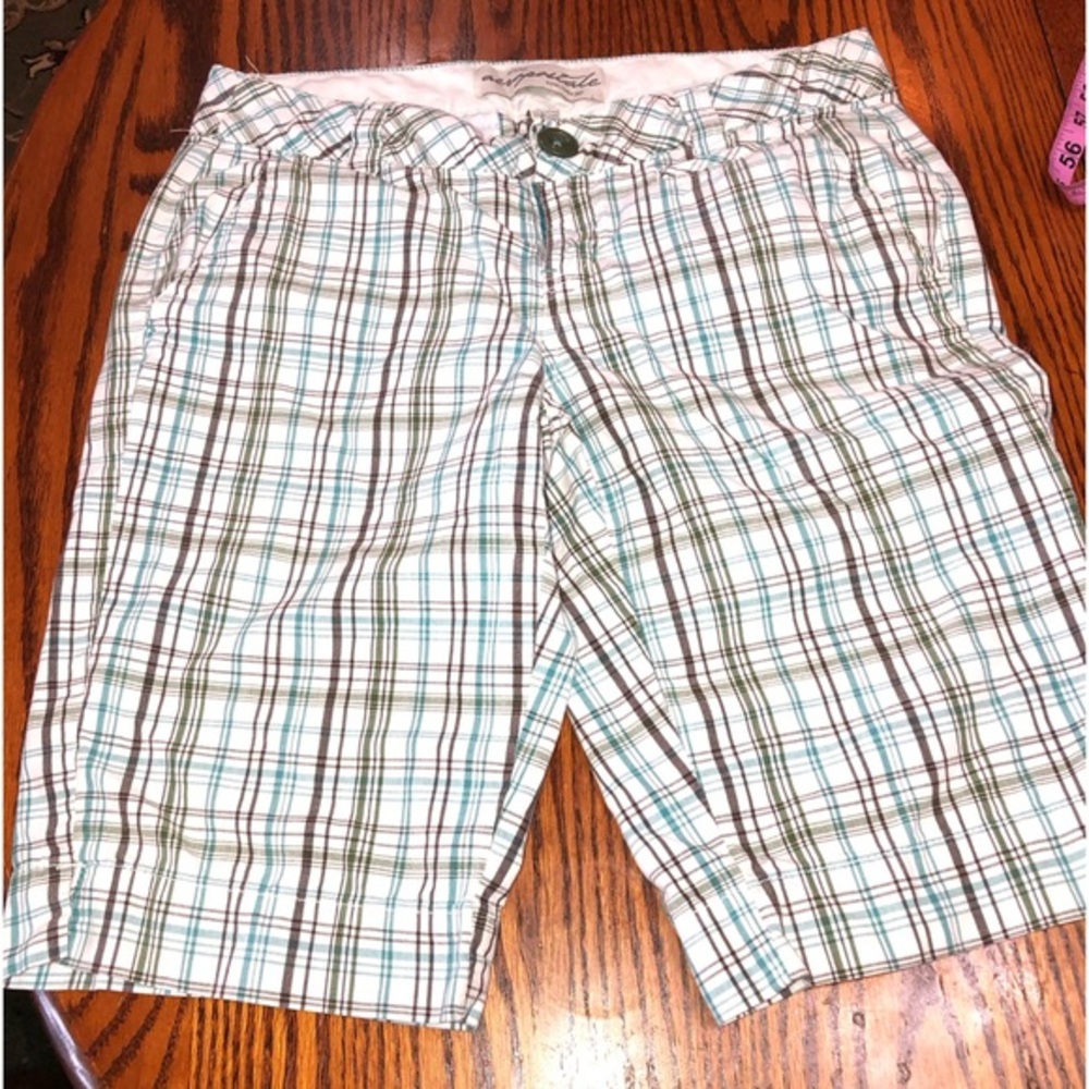 AEROPOSTALE SIZE 3/4 MULTICOLORED PLAID BERMUDA SHORTS SIDE SPLIT HEMS POCKETS